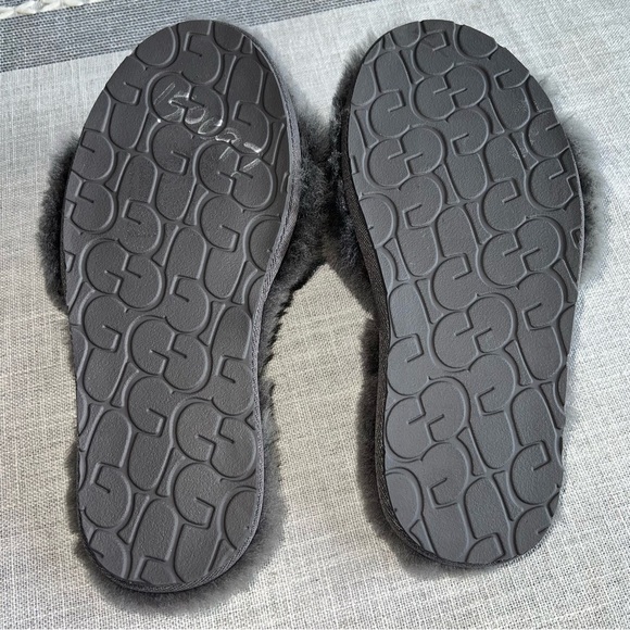 UGG Fluff Slide II Sheepskin Slipper flip flops Gray Size US 5 - Picture 3 of 6